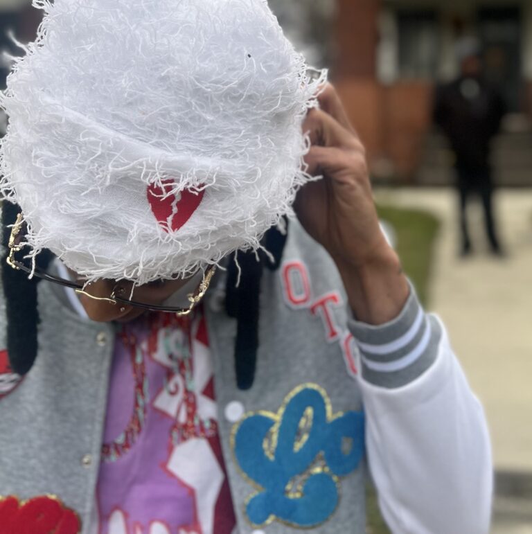 Broken Love Hat White